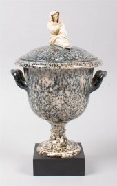 WEDGWOOD & BENTLEY FAUX 'PORPH