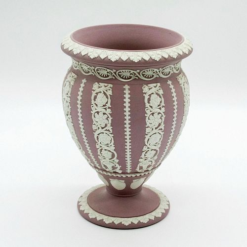 WEDGWOOD CREAM ON LILAC