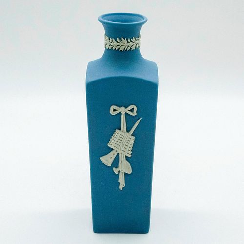 WEDGWOOD CREAM ON PALE BLUE