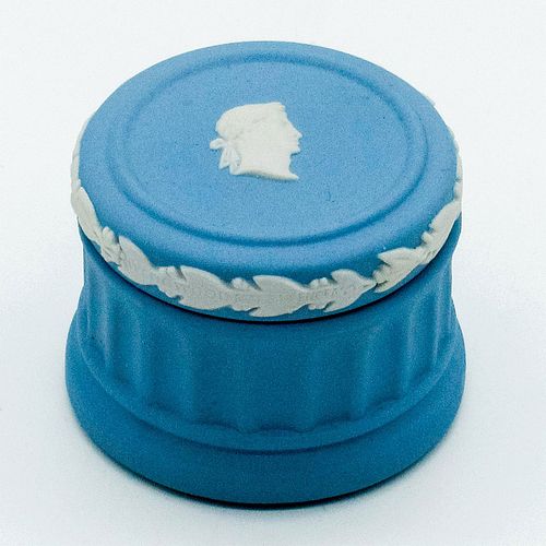 WEDGWOOD CREAM ON PALE BLUE