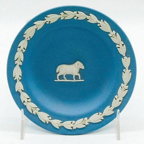 WEDGWOOD CREAM ON PALE BLUE