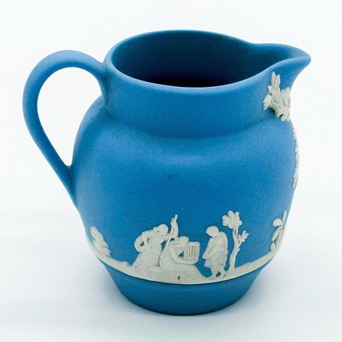 WEDGWOOD CREAM ON PALE BLUE