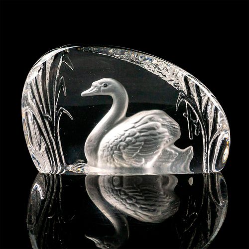 WEDGWOOD CRYSTAL SWAN
