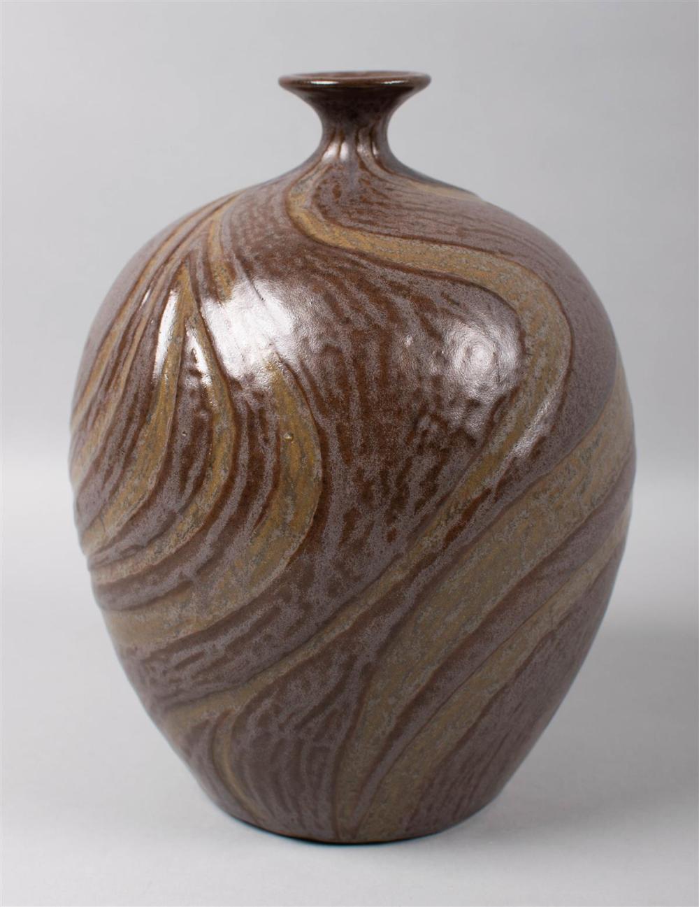 WEDGWOOD EARTH-TONE BROWN STONEWARE