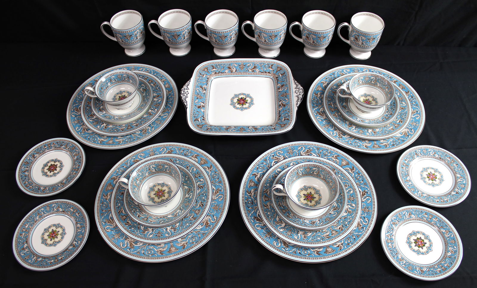 WEDGWOOD FLORENTINE W2714 DINNER
