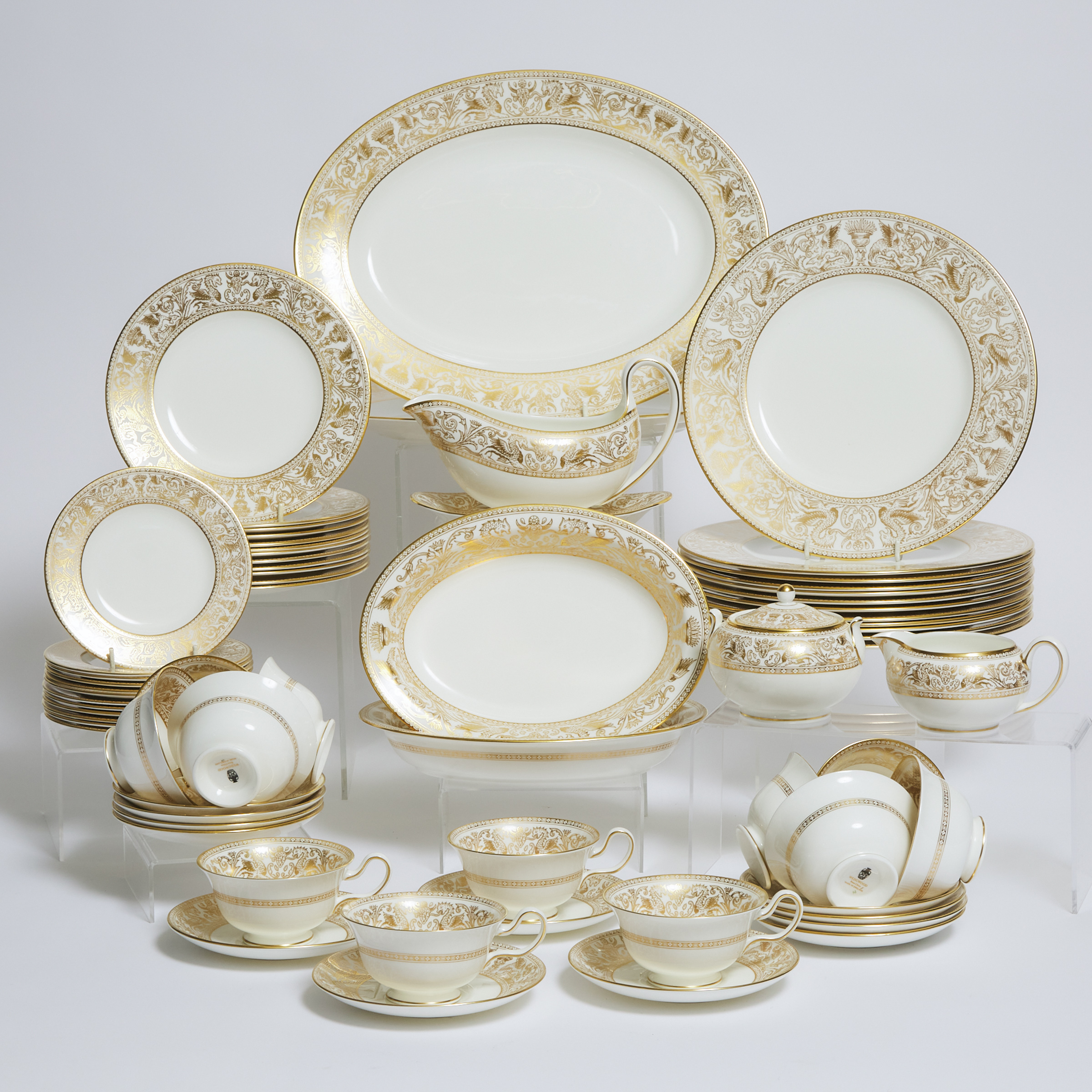 Wedgwood 'Gold Florentine' Dinner