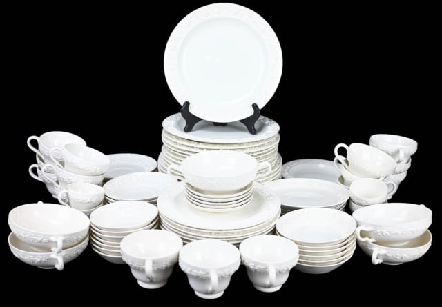 WEDGWOOD IVORY QUEENSWARE DINNER