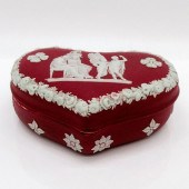 WEDGWOOD JASPERWARE CRIMSON TR