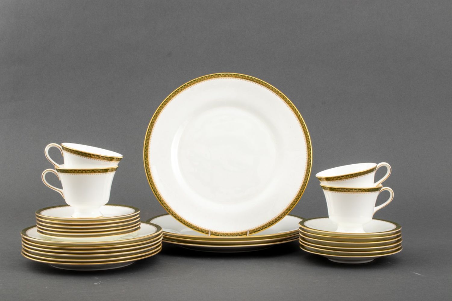 WEDGWOOD PORCELAIN CHESTER DINNER
