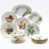 WEDGWOOD PORCELAIN PART DESSER