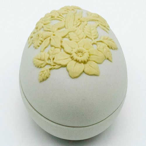 WEDGWOOD PRIMROSE ON WHITE