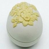 WEDGWOOD PRIMROSE ON WHITE JAS