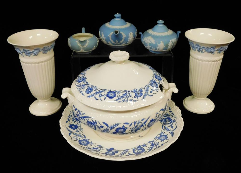 WEDGWOOD: SIX PIECES INCLUDING A