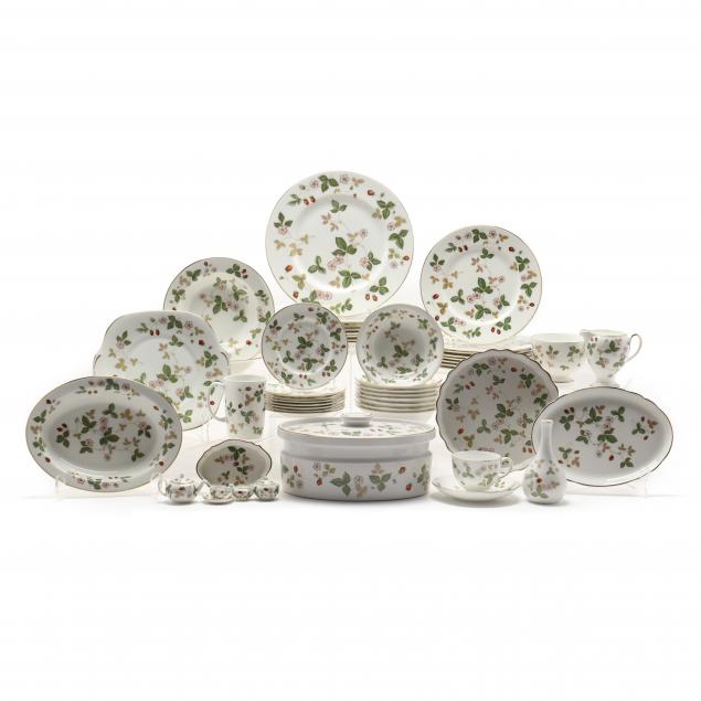 WEDGWOOD WILD STRAWBERRY CHINA
