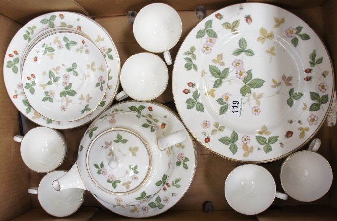 Wedgwood Wild Strawberry Dinner and