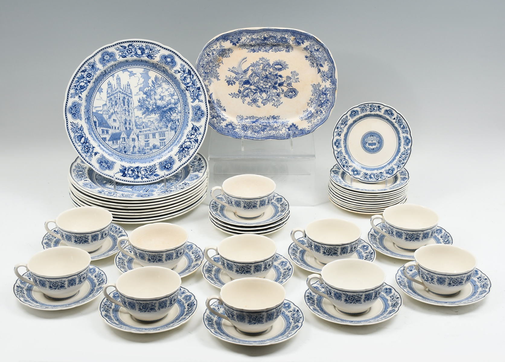 WEDGWOOD ''YALE'' DINNER SERVICE:
