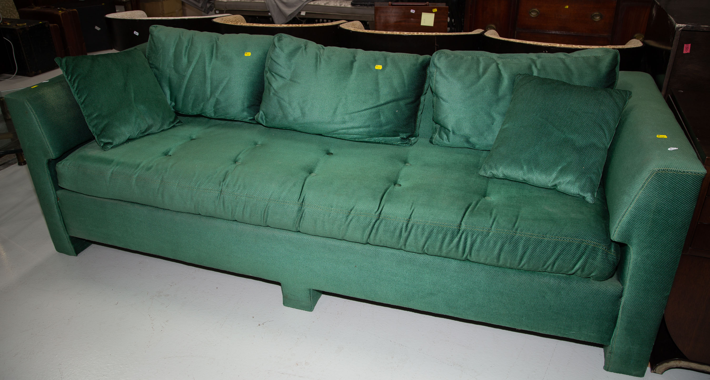 WEIMAN/WARREN CONTEMPORARY SOFA .