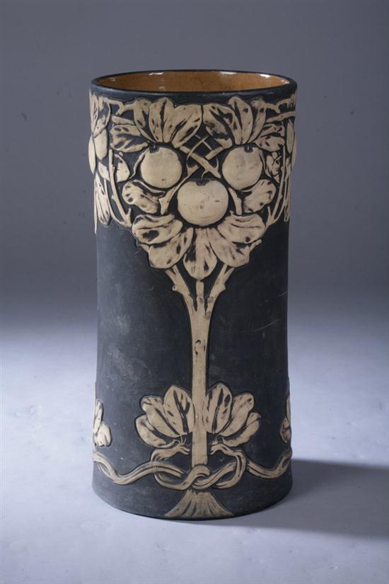 WELLER ART POTTERY ''TEAKWOOD''