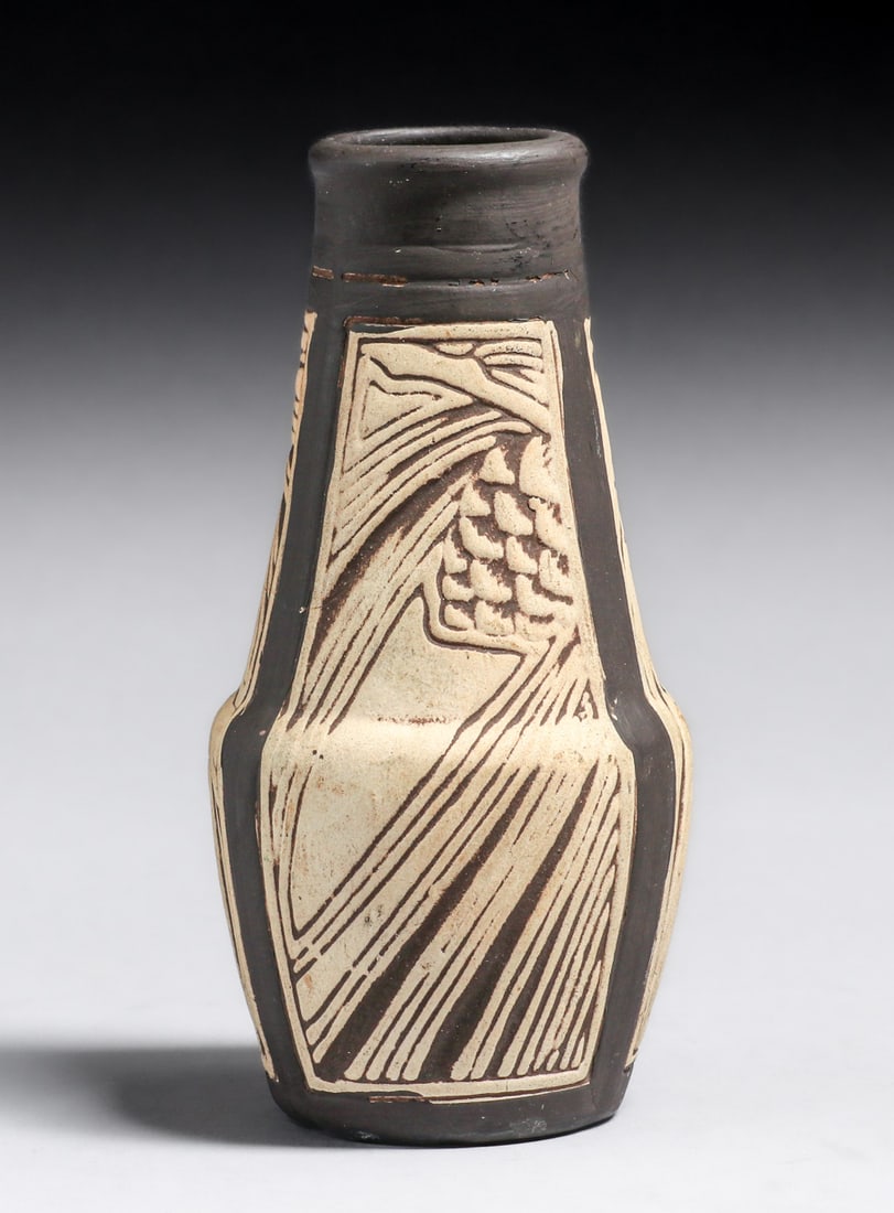 WELLER CLAYWOOD PINECONE VASE
