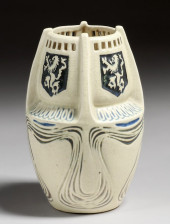 WELLER CREAMWARE COAT OF ARMS