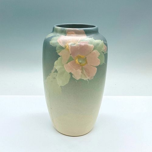 WELLER HUDSON LIGHT POTTERY VASE,
