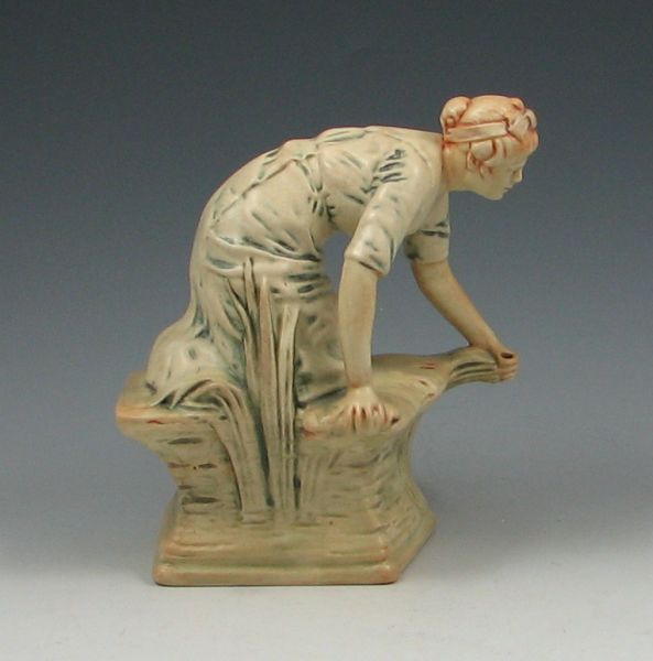 Weller Muskota Kneeling Woman