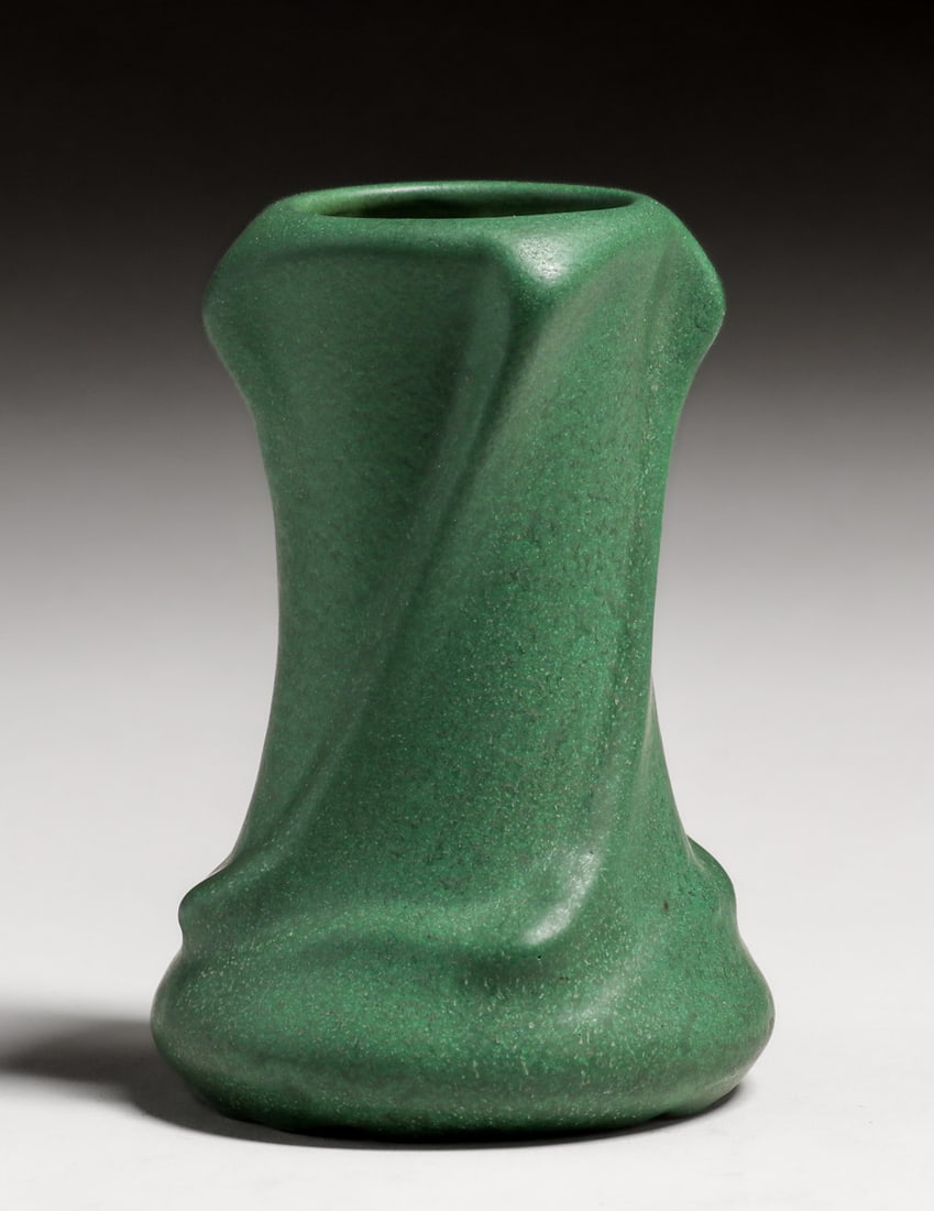 WELLER POTTERY BEDFORD MATTE