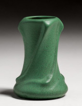 WELLER POTTERY BEDFORD MATTE G