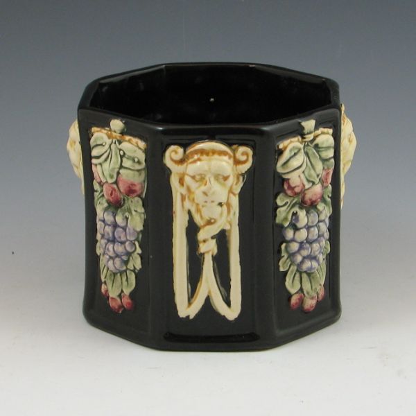Weller Roma jardiniere in black