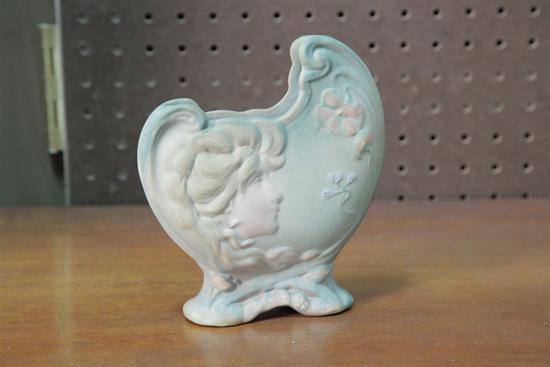 WELLER VASE. L'Art Nouveau
