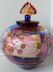 WES HUNTING ART GLASS LIDDED J