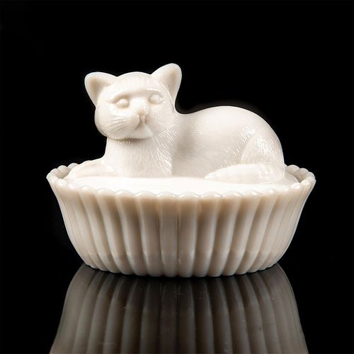 WESTMORELAND WHITE MILK GLASS CAT