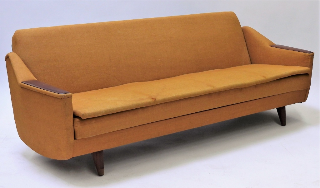 WESTNOFA NORWEGIAN PULL OUT COUCH