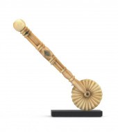 WHALE IVORY PIE CRIMPER WITH I