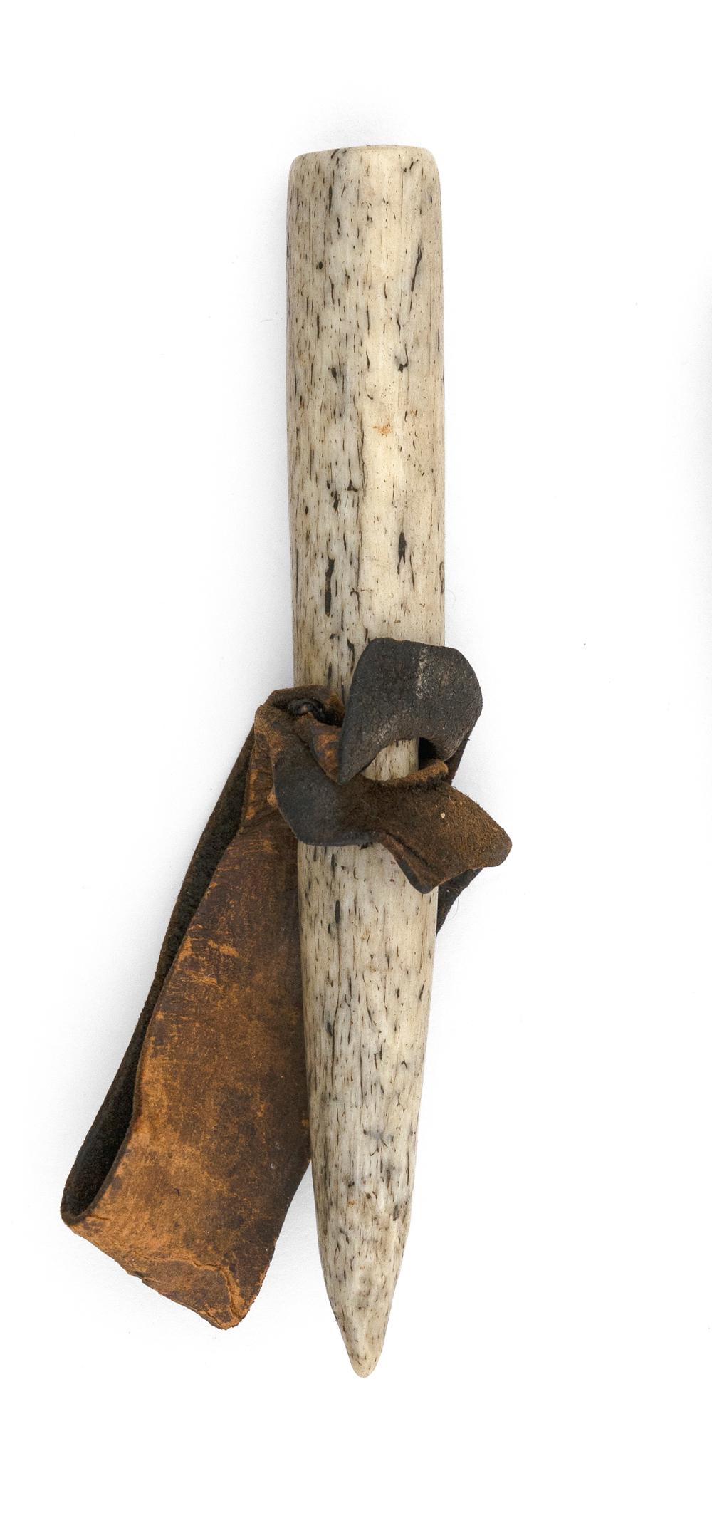 WHALEBONE FID WITH LEATHER THUMB
