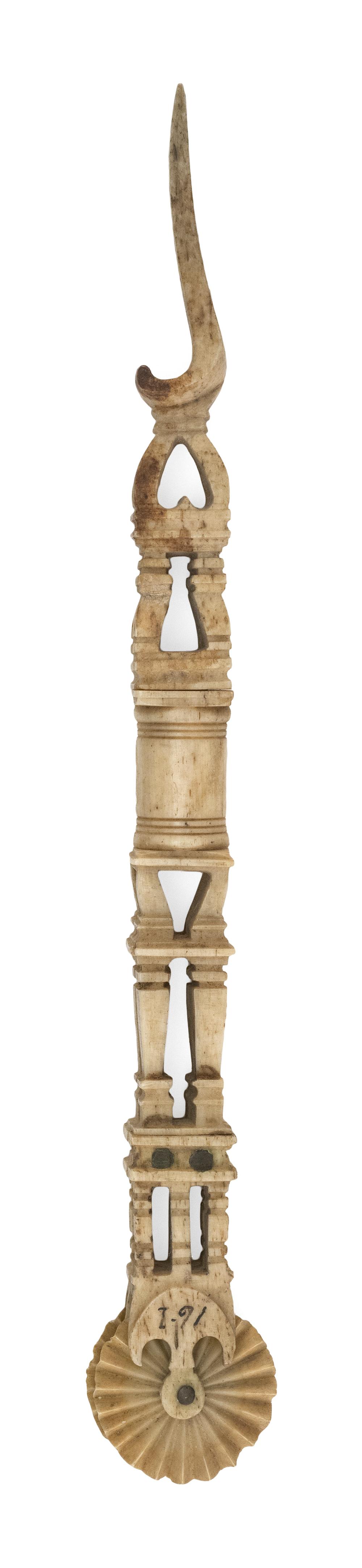 WHALEBONE PIE CRIMPER WITH OPENWORK