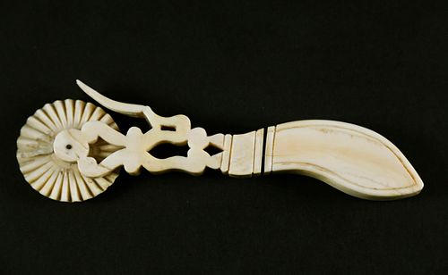 WHALER MADE ANTIQUE WHALE IVORY PIE