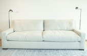 WHITE 2-SEAT SOFA Two-seat sof