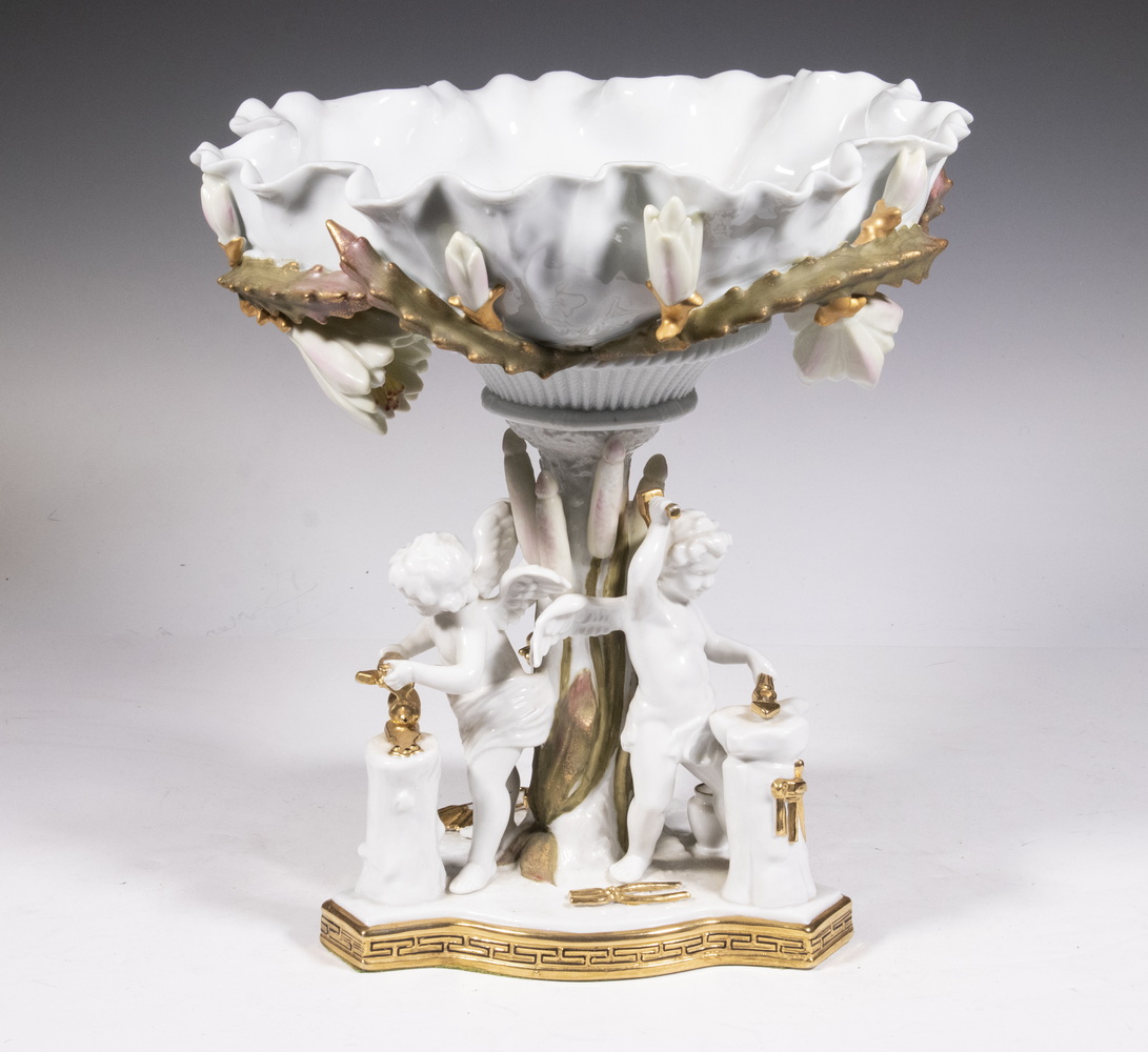 WHITE AND GOLD PORCELAIN COMPOTE