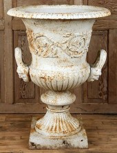 WHITE CAST IRON GARDEN URNA mo