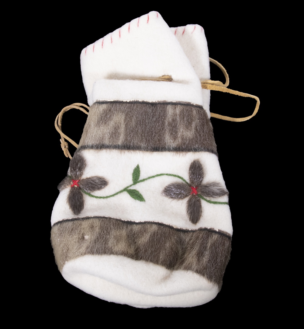 WHITE DUFFEL PURSE WITH SEALSKIN