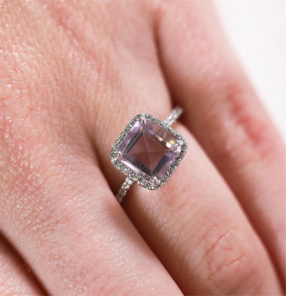 WHITE GOLD AMETHYST & DIAMOND RING,