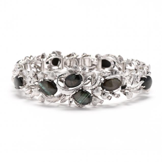WHITE GOLD AND BLACK STAR