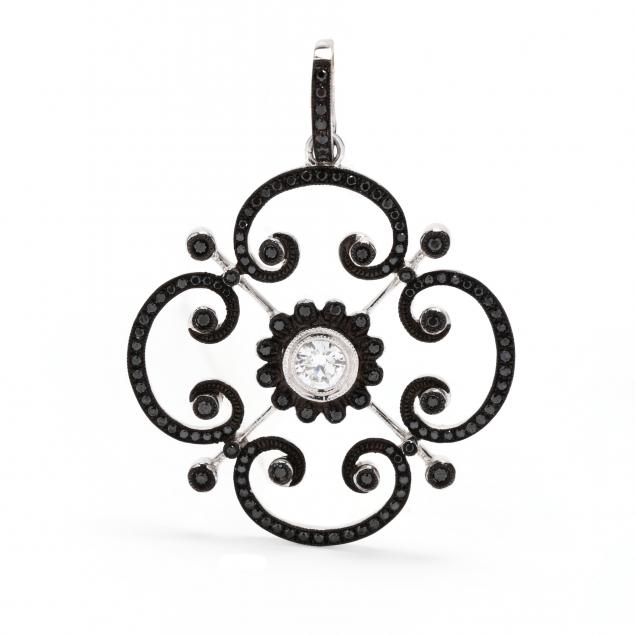 WHITE GOLD AND DIAMOND PENDANT