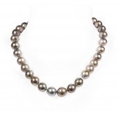 WHITE GOLD AND TAHITIAN SOUTH