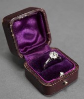 WHITE-GOLD SOLITAIRE DIAMOND R