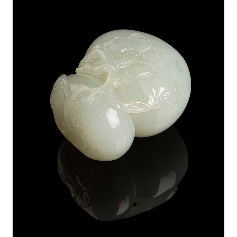 WHITE JADE 'PERSIMMON' PENDANT QING