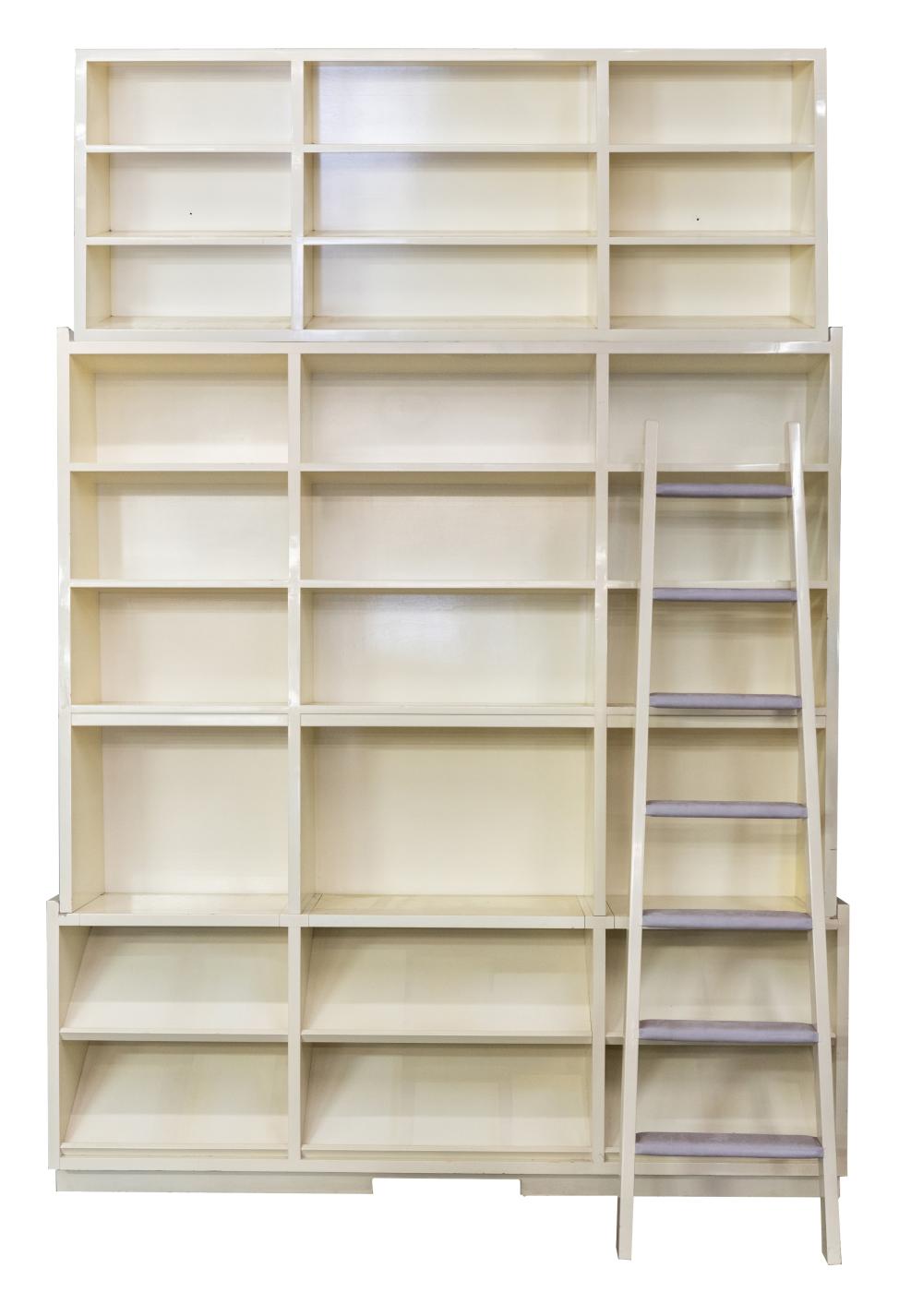 WHITE LACQUERED WOOD BOOKCASE