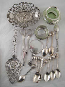 White metal. A cast bonbon dish a