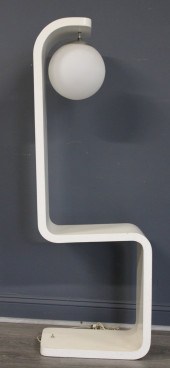 WHITE MODELINE "S" CURVE FLOOR